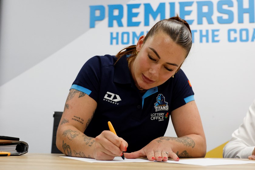 Jess Elliston inking her contract extension to remain a Titan for a further four seasons.