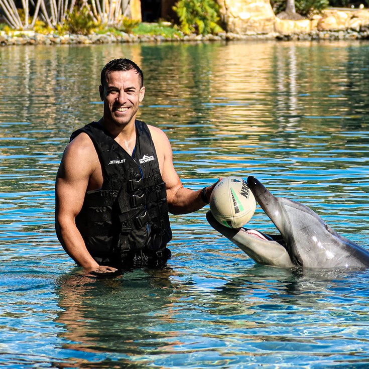 Out of retirement: Thompson returns to tame Dolphins