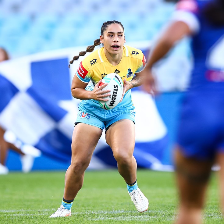 Straight-talking Clarke helping guide Rimoni through breakout NRLW season