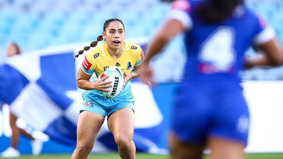 Straight-talking Clarke helping guide Rimoni through breakout NRLW season