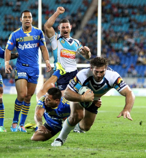 DAVE TAYLOR - PHOTO : CHARLES KNIGHT - SMPIMAGES.COM - NRL ROUND 20 -  GOLD COAST TITANS v PARRAMATTA EELS, 26th JULY 2014. This image is for Editorial Use Only. Any further use or individual sale of the image must be cleared by application to the Manager Sports Media Publishing (SMP Images).