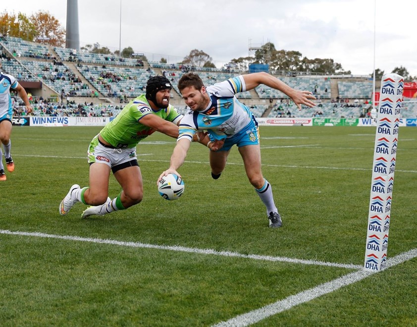 Anthony Don scores : Digital Image by Robb Cox Â©nrlphotos.com: :NRL Rugby League - Canberra Raiders V Gold Coast Titans at GIO Stadium, Saturday May 9th 2015.