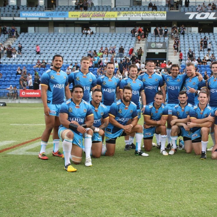 Hala, Robinson lead well