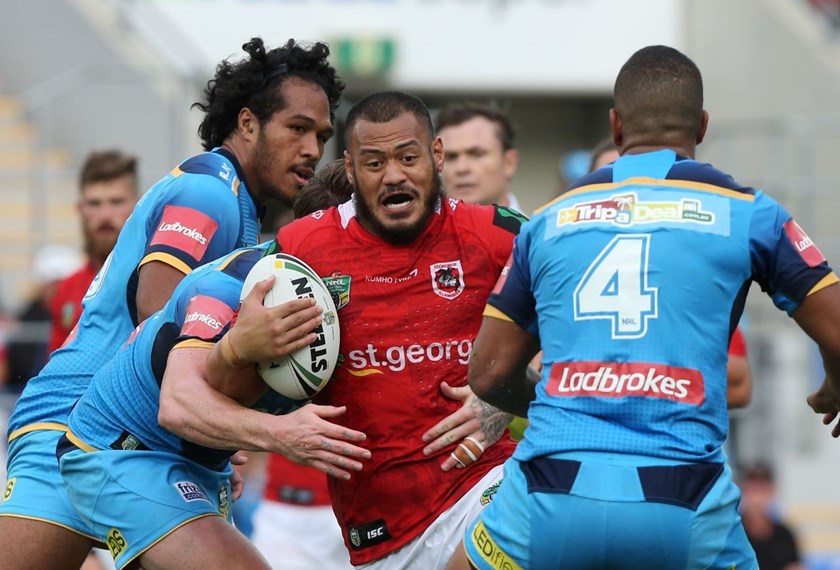 Competition - NRL Premiership 
Round - Round 07
Teams â Gold Coast Titans v St. George Dragons
Date â 16th April 2016 
Venue â Cbus Super Stadium, Robina, QLD 
Photographer â Charles Knight
