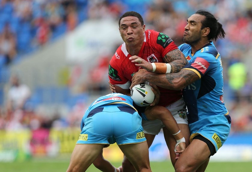 Competition - NRL Premiership 
Round - Round 07
Teams â Gold Coast Titans v St. George Dragons
Date â 16th April 2016 
Venue â Cbus Super Stadium, Robina, QLD 
Photographer â Charles Knight
