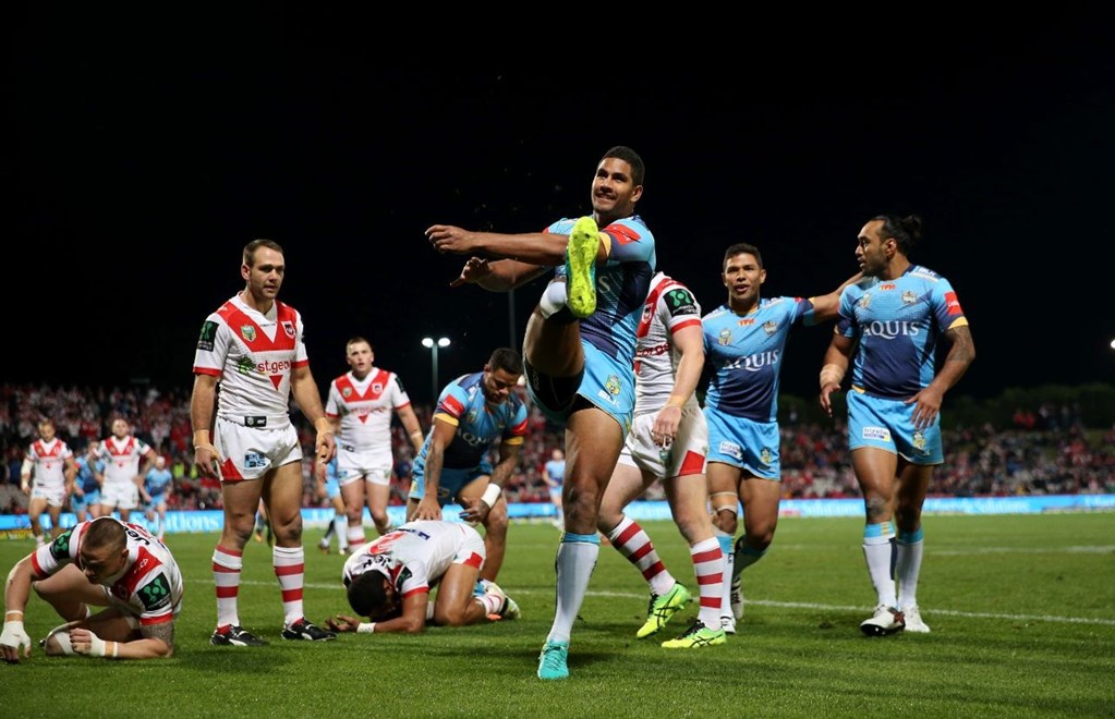 Competition - NRL PremiershipDate  -   July 15th 2016.Teams - St George Illawarra v Gold Coast Titans.at OOW Jubillee Stadium Kogarah.Pic Grant Trouville @ NRL Photos.