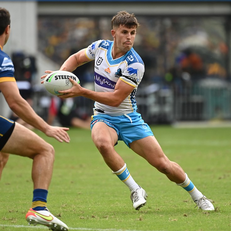Sami, Sexton star as Titans pipped in season opener